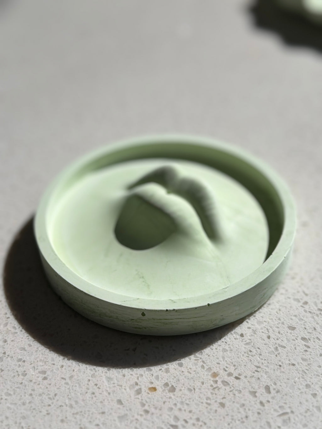 Aethel Lip Silhouette Incense & Ring Coaster