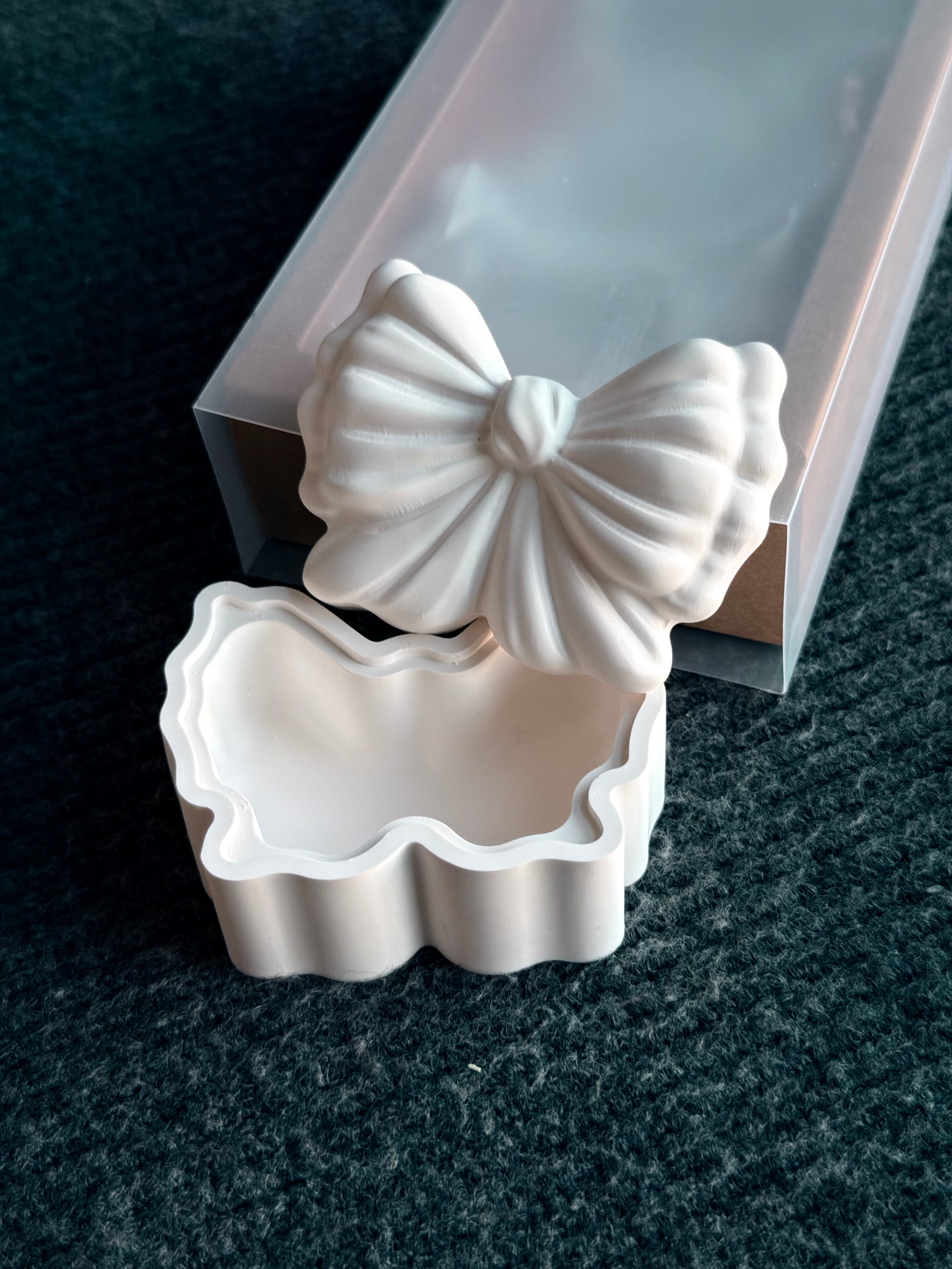 Medium Bow Treasure Box Gift Box