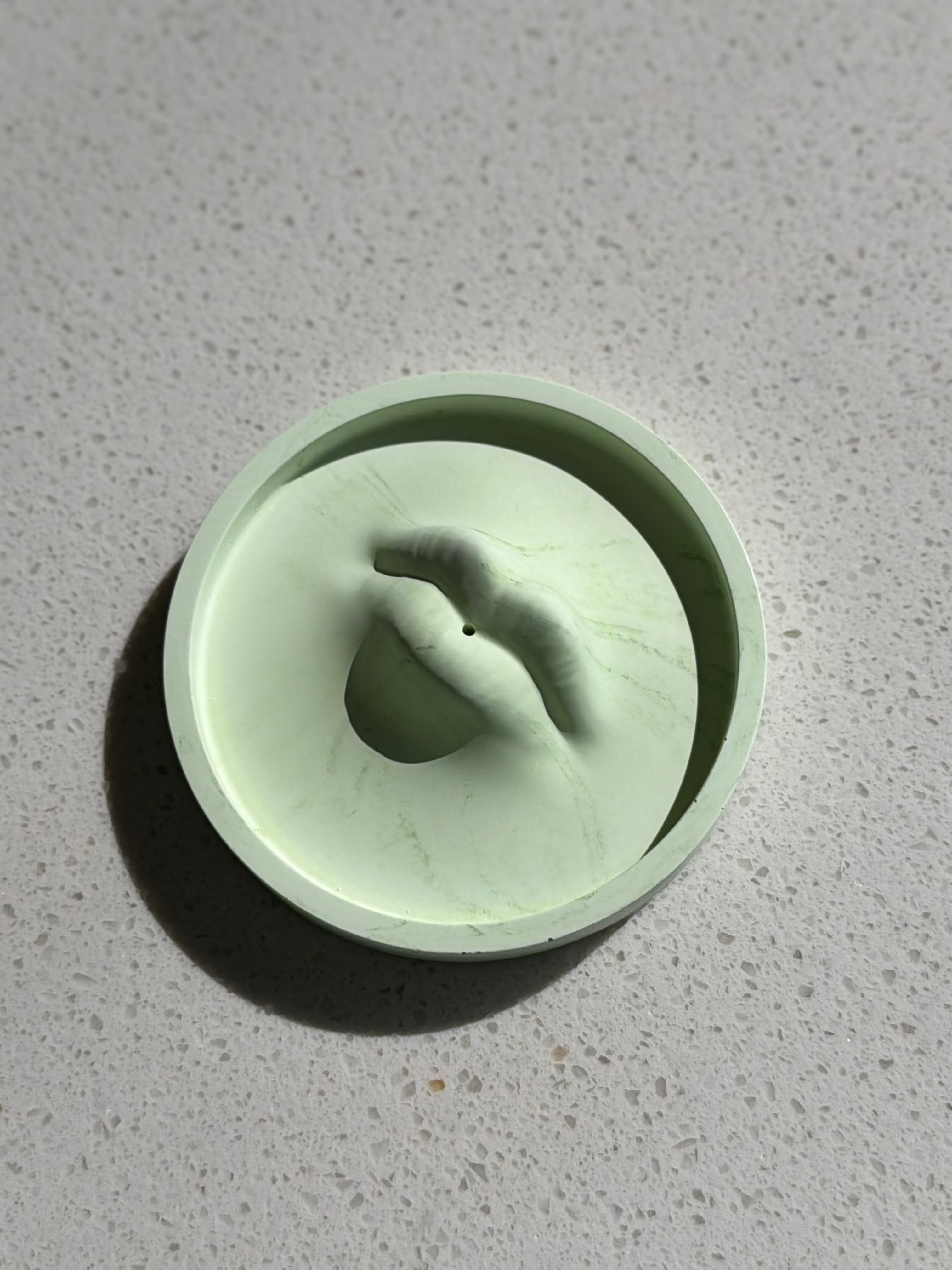Aethel Lip Silhouette Incense & Ring Coaster