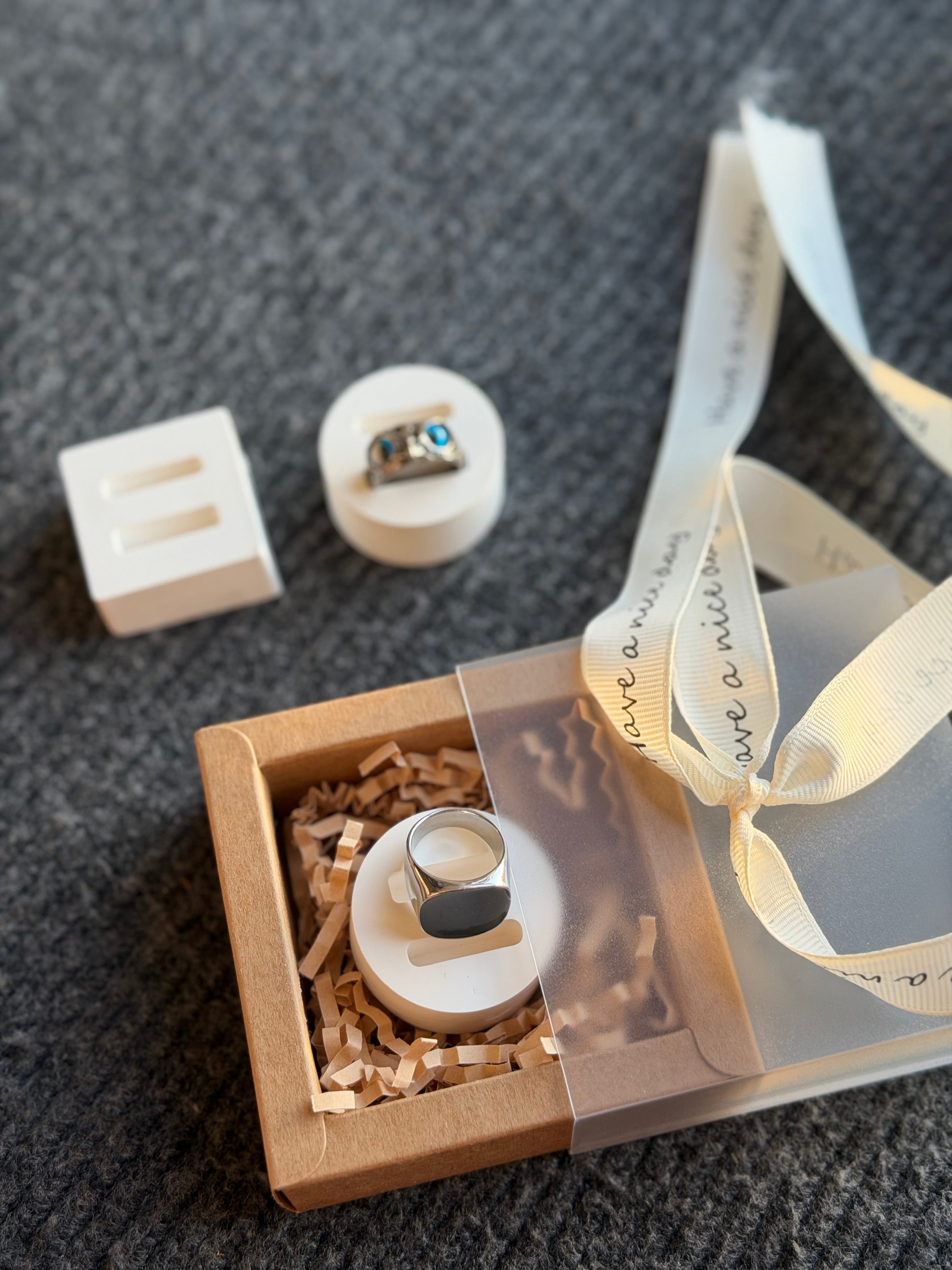 Geometrical Ring Holders