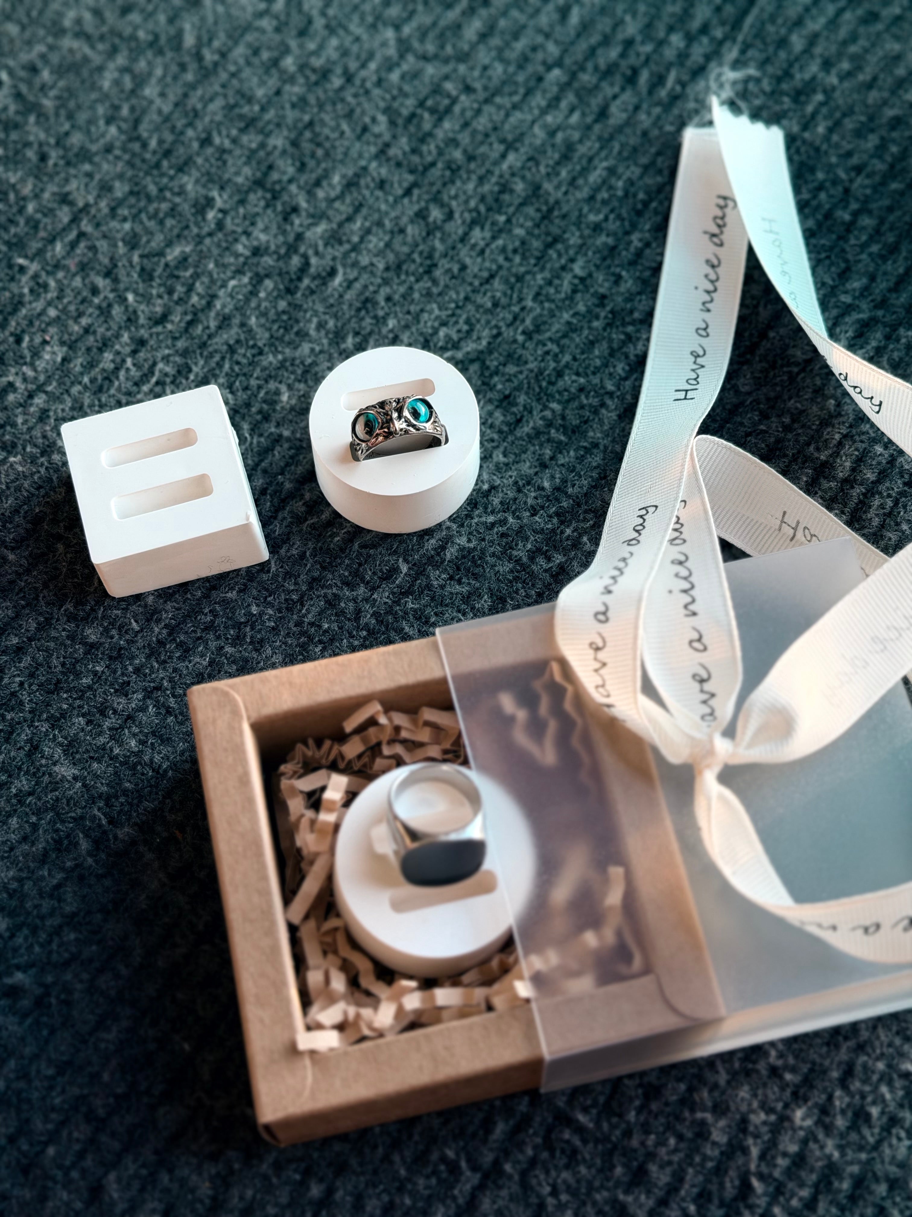 Geometrical Ring Holders