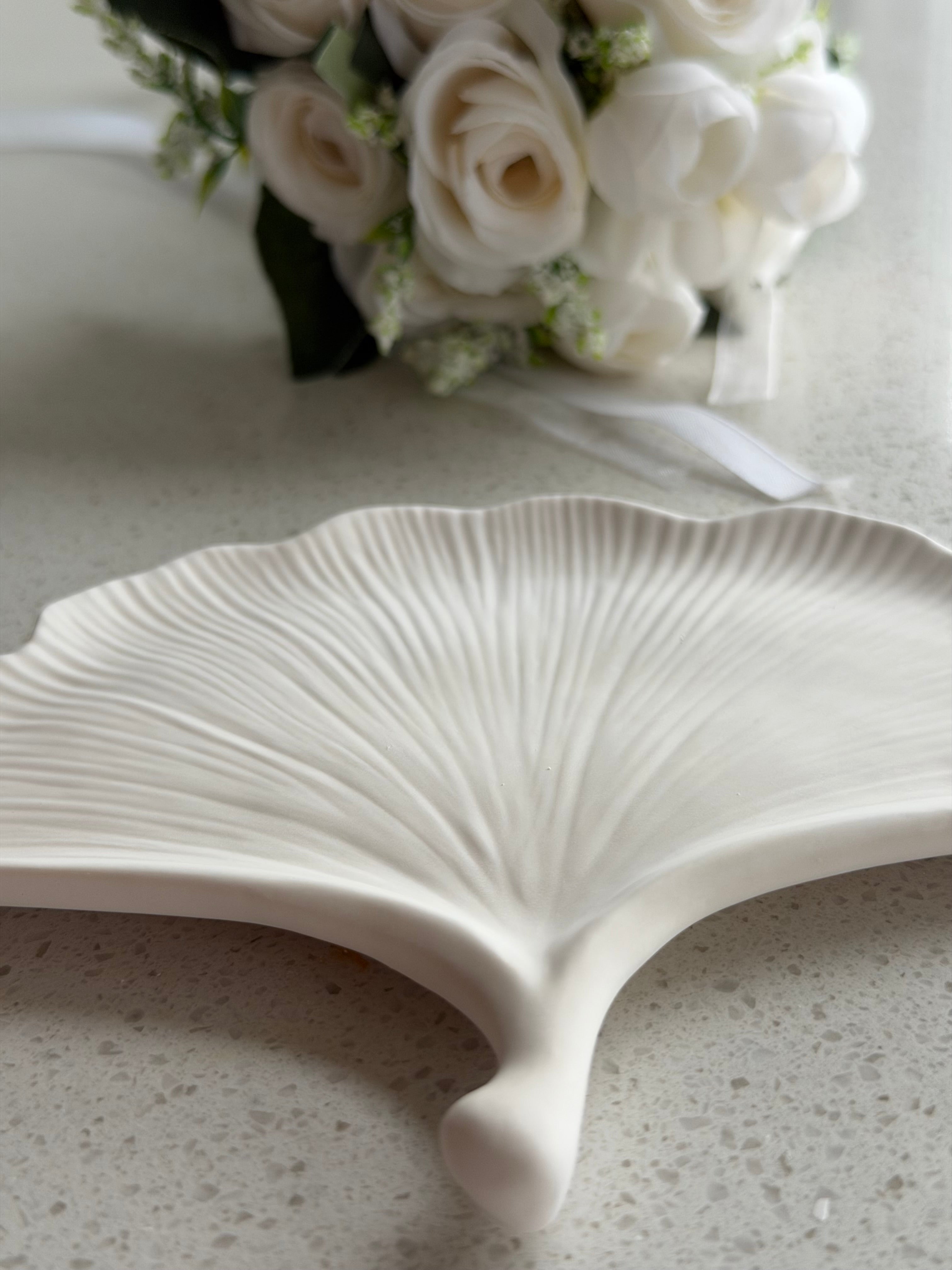 Wavy Leaf Tray