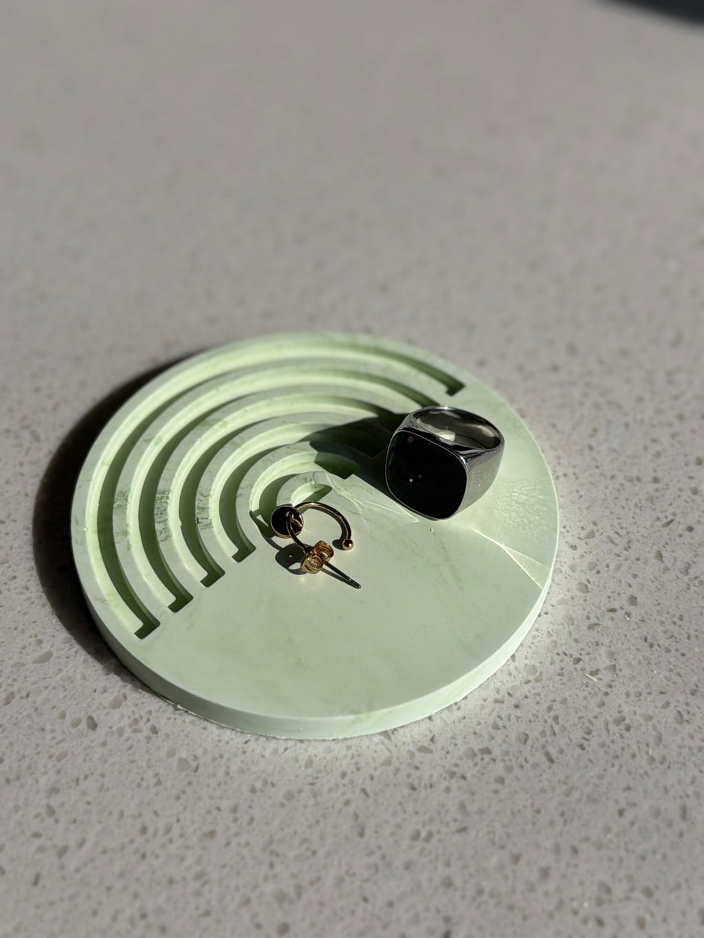 Arch & Concentric Ring Rippled Storage Tray