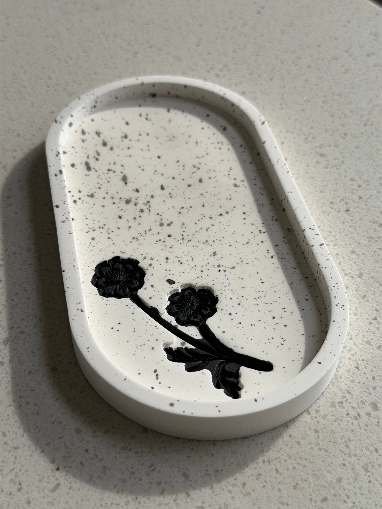 Rounded Tray - Flowers Splashed